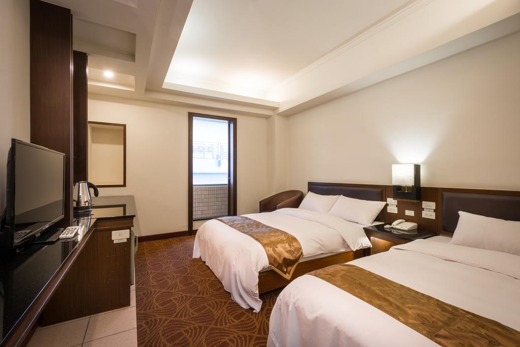 Twinstar Hotel Taichung Esterno foto
