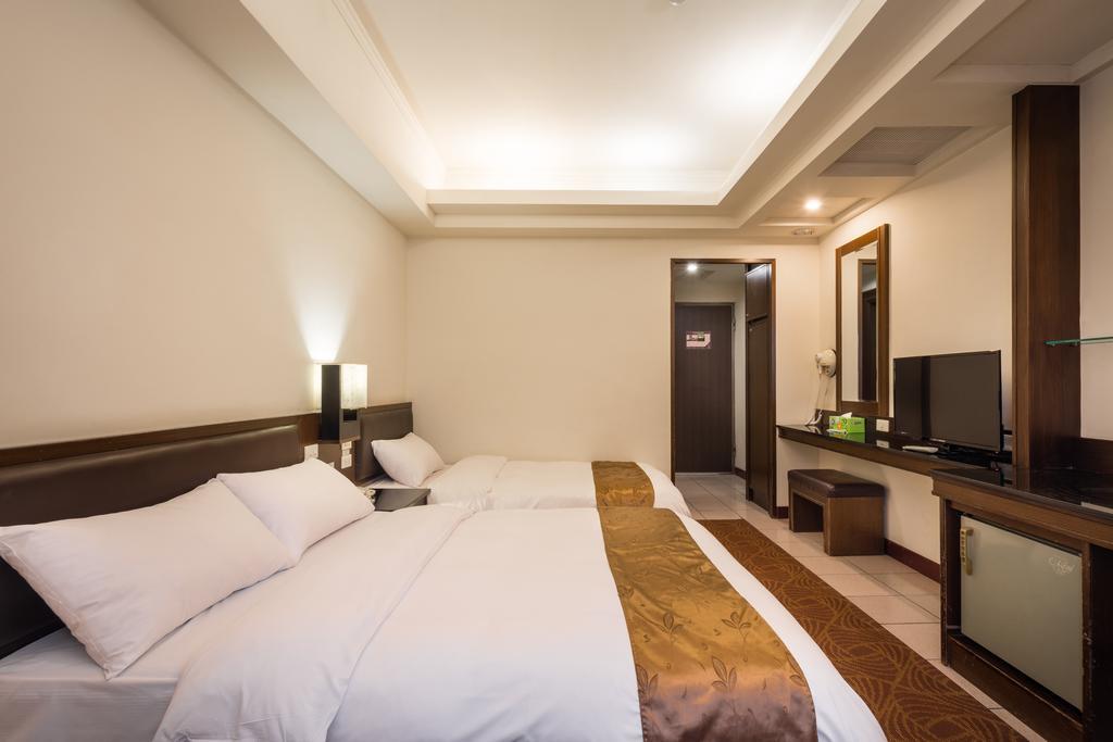 Twinstar Hotel Taichung Esterno foto