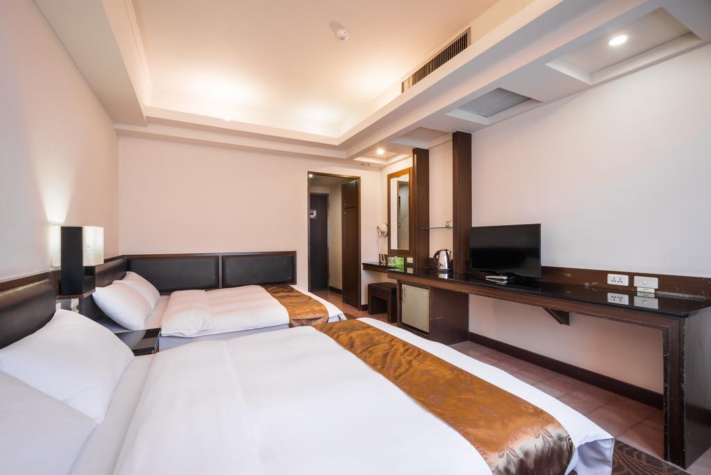 Twinstar Hotel Taichung Esterno foto