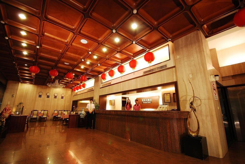 Twinstar Hotel Taichung Esterno foto