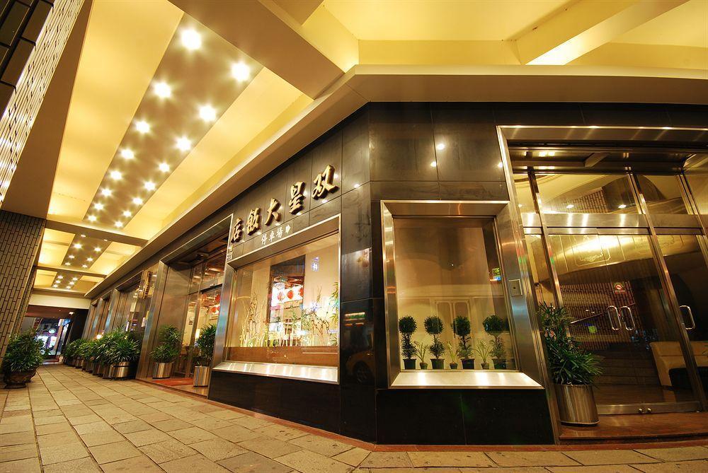 Twinstar Hotel Taichung Esterno foto