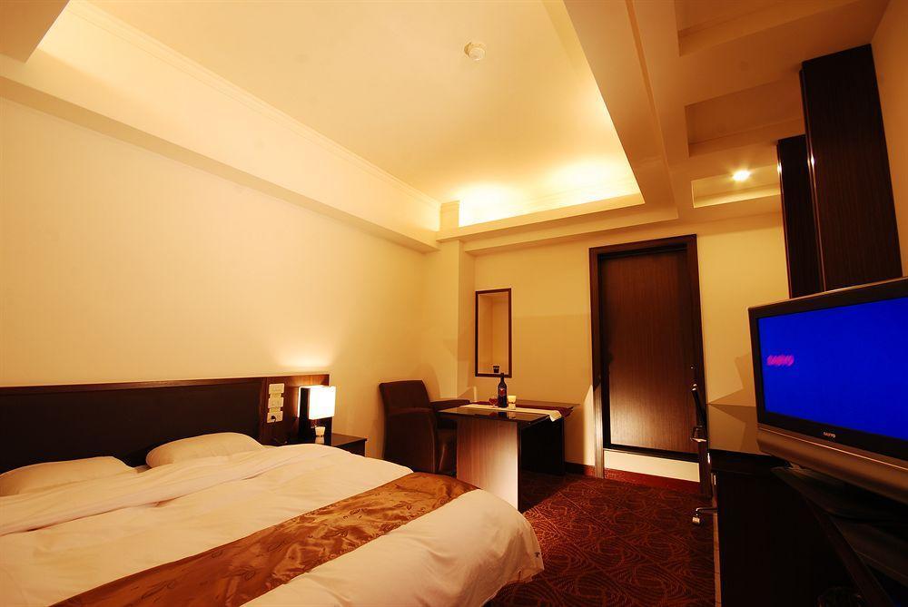 Twinstar Hotel Taichung Esterno foto
