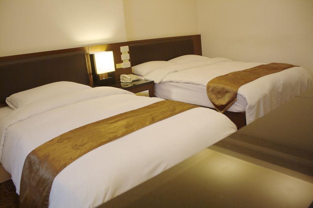Twinstar Hotel Taichung Esterno foto