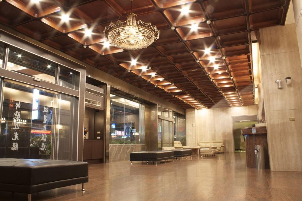 Twinstar Hotel Taichung Esterno foto