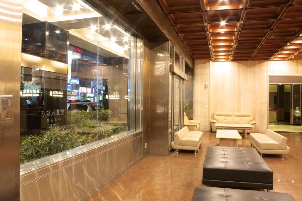 Twinstar Hotel Taichung Esterno foto