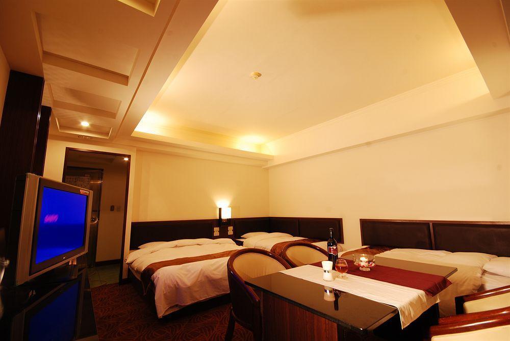 Twinstar Hotel Taichung Esterno foto