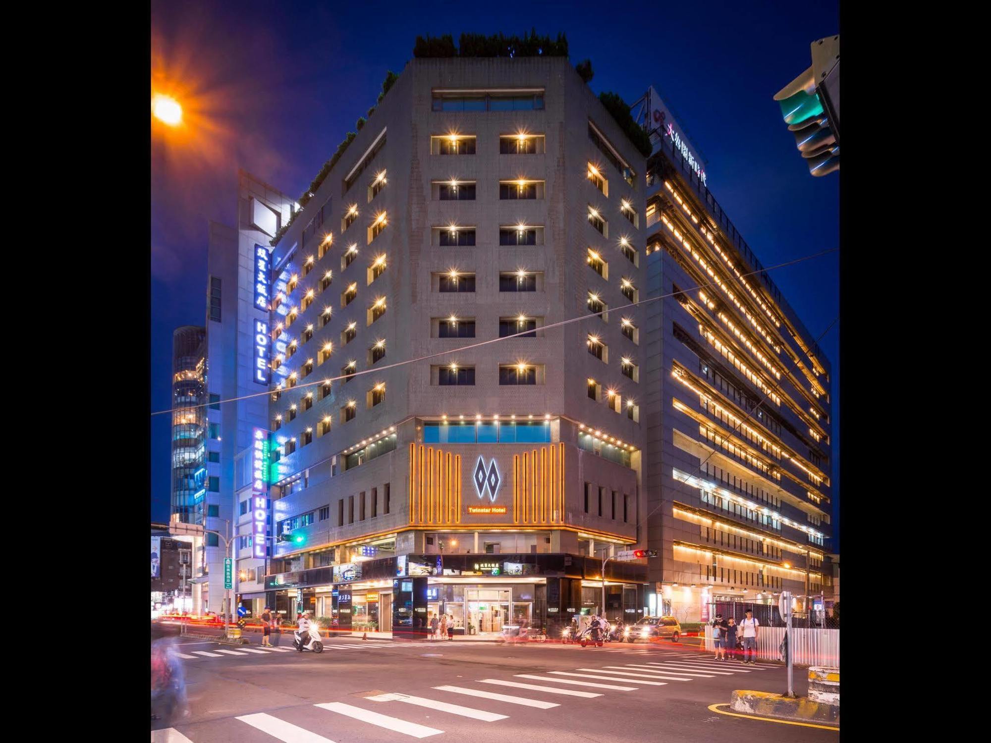 Twinstar Hotel Taichung Esterno foto