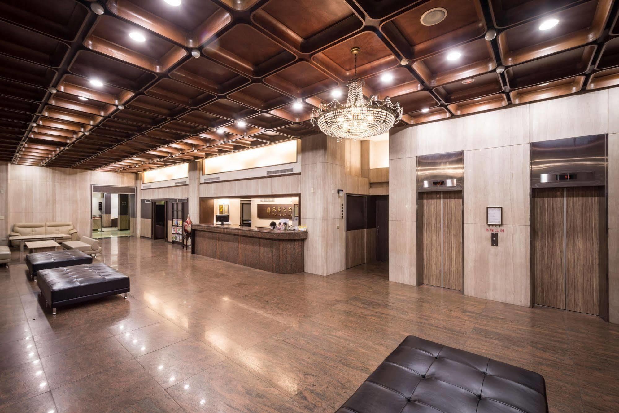 Twinstar Hotel Taichung Esterno foto