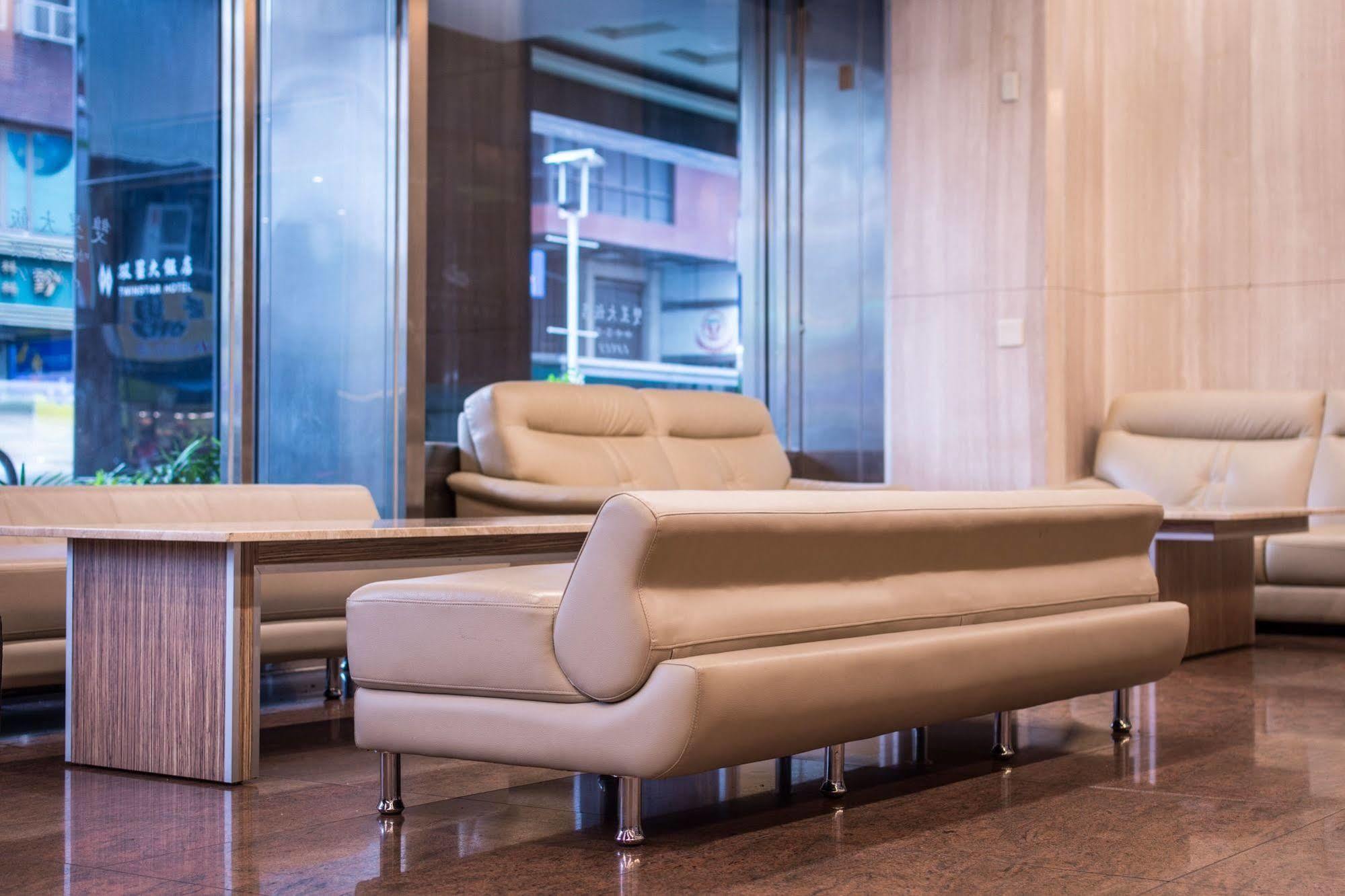Twinstar Hotel Taichung Esterno foto